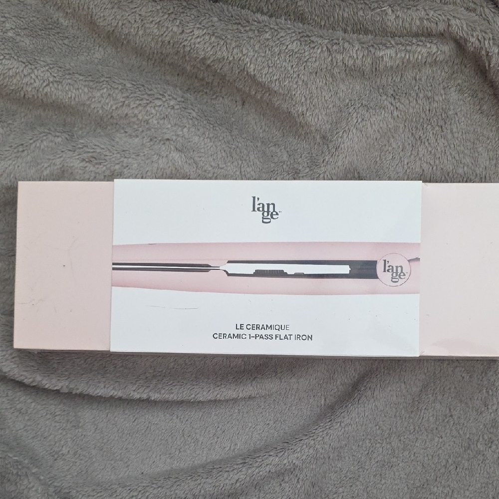 L'AGENCE Pink Ceramic Flat Iron